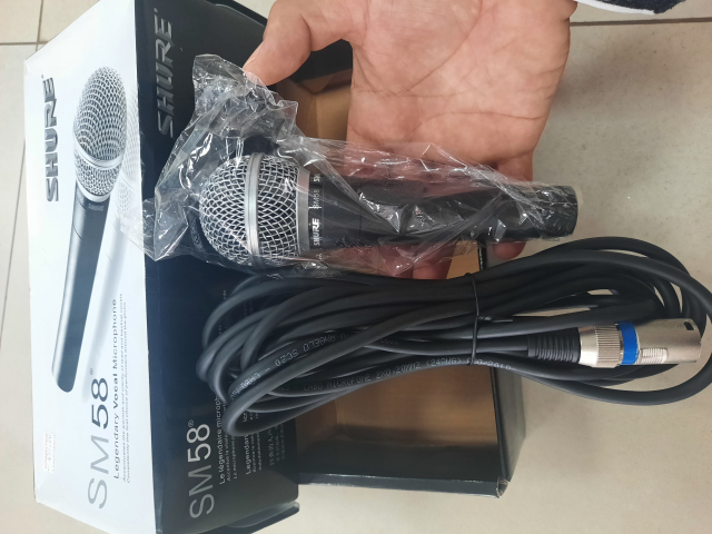 Microfone Shure profissional modelo SM58s
R$459,00. Cabo de 5 metros